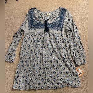 Lucky Brand Gray and Blue Floral Top